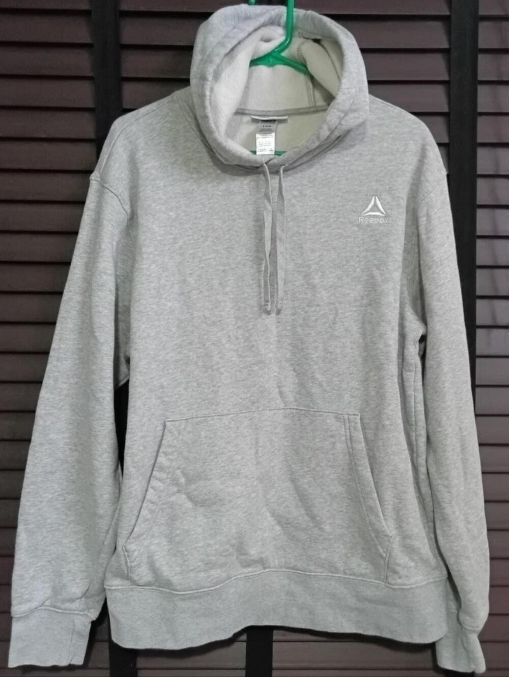 Reebok Men’s Light Gray Crewneck Hoodie Sweatshirt